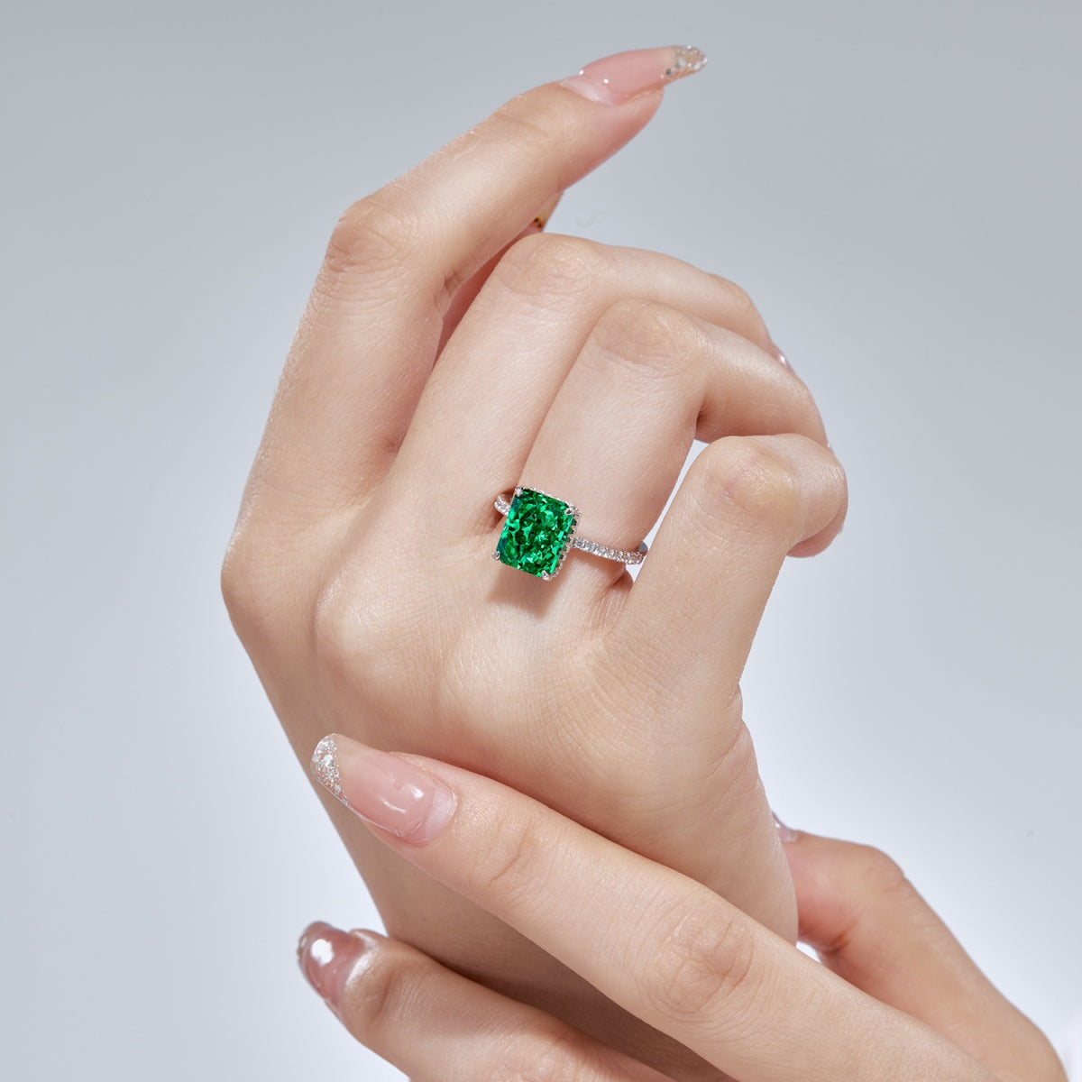 [Love More]4.0 Carat Luxurious Engagement Ring