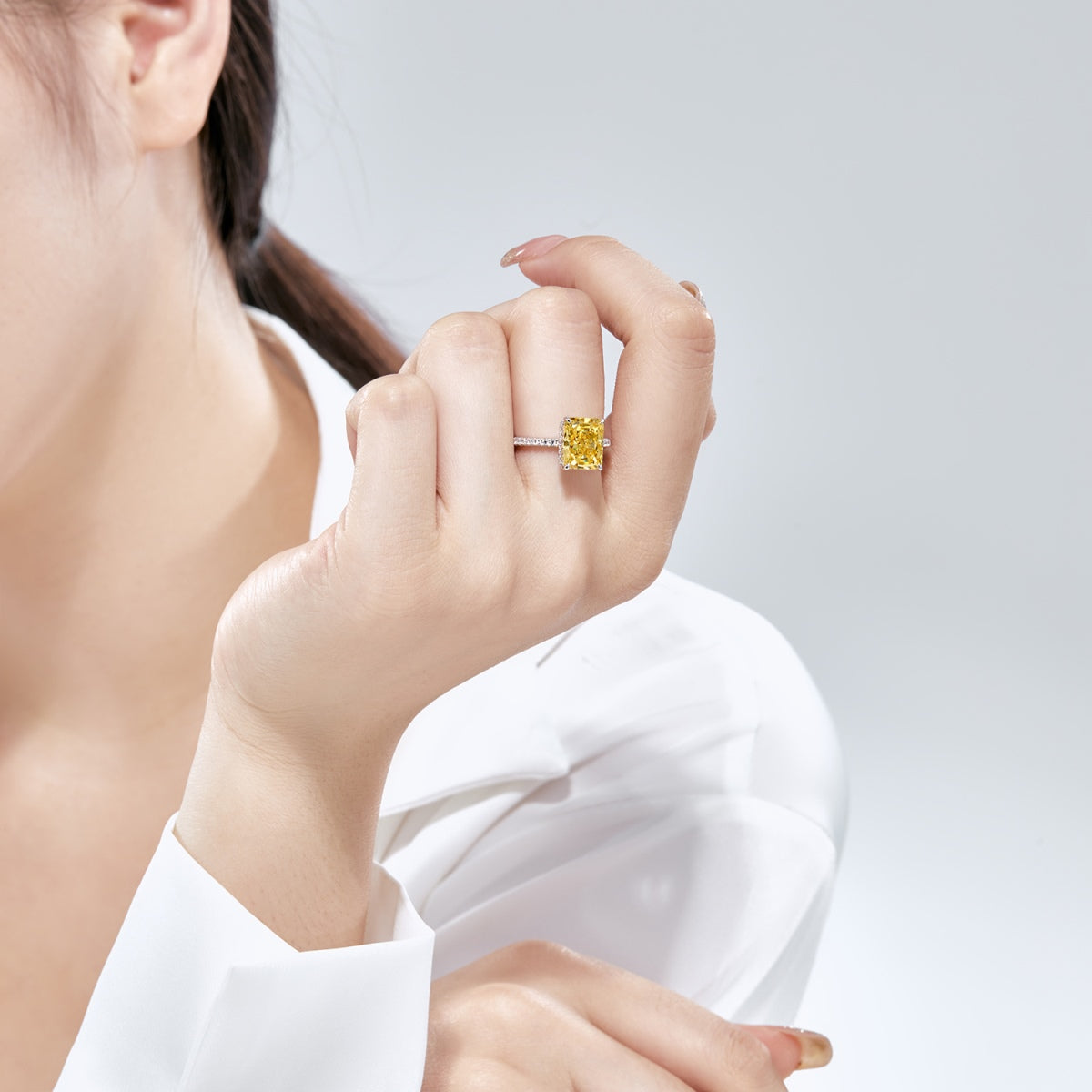 [Love More]4.0 Carat Luxurious Engagement Ring