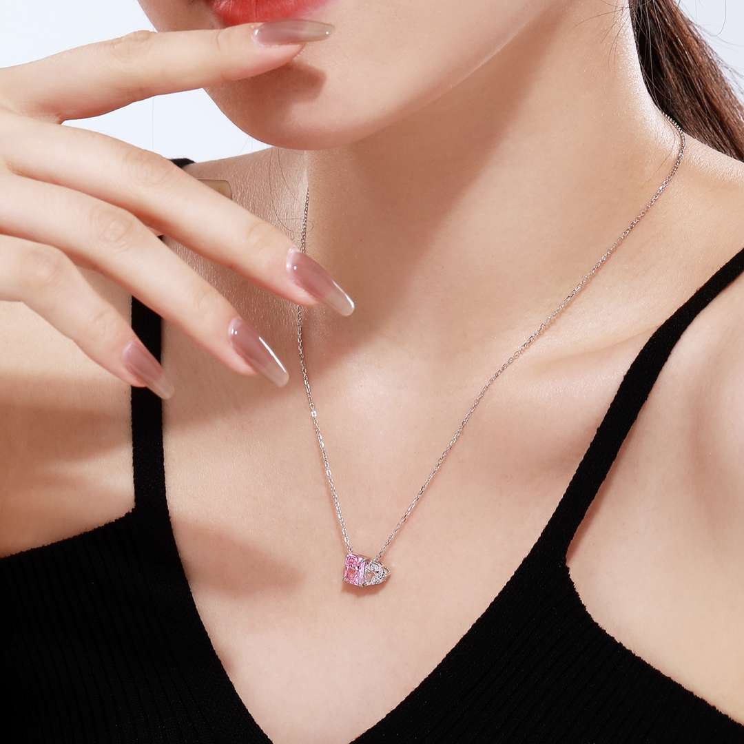 [Love More]Dazzling Square & Heart Shape Necklace