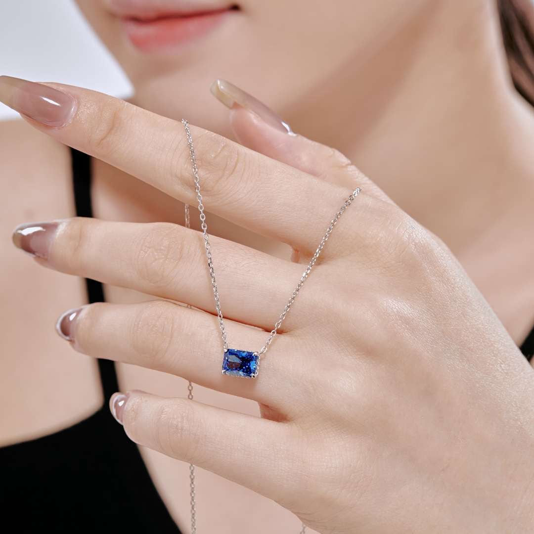 [Love More]Luxurious Square Shape Colorful Necalack