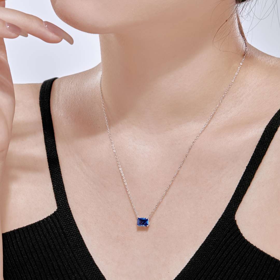 [Love More]Luxurious Square Shape Colorful Necalack