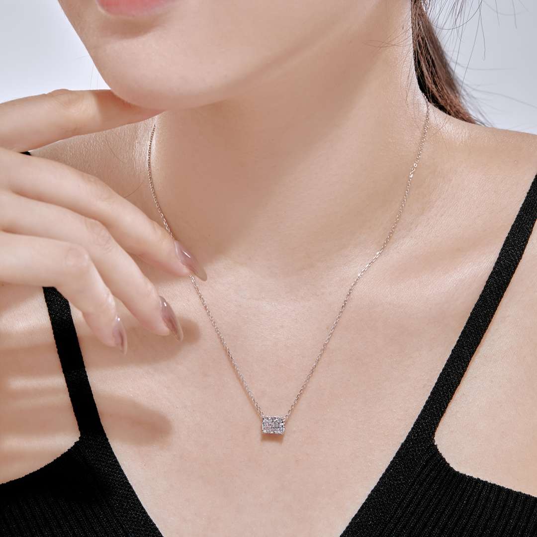 [Love More]Luxurious Square Shape Colorful Necalack