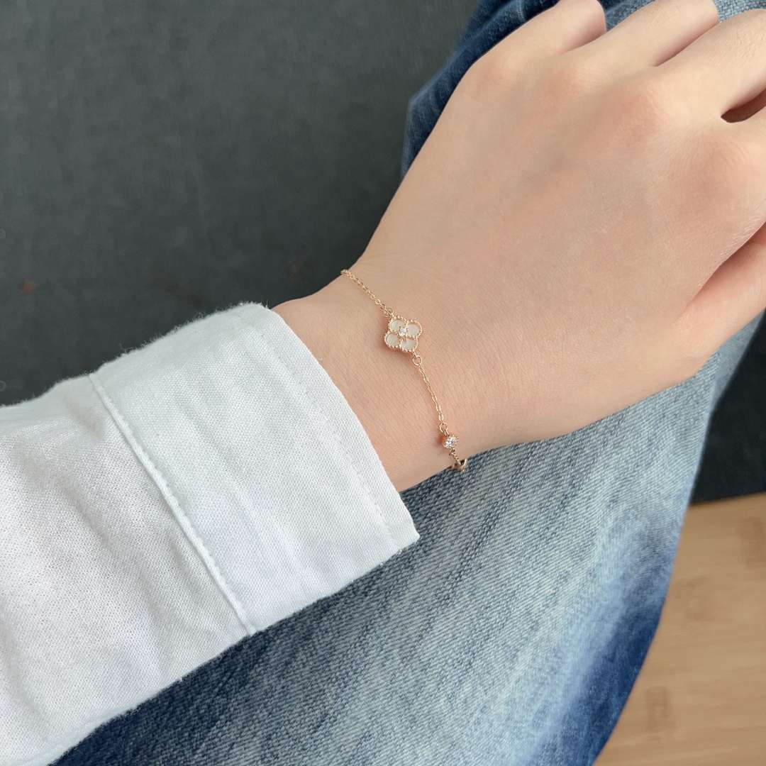 [Love More]Delicate Four Leaf Clover Bracelet