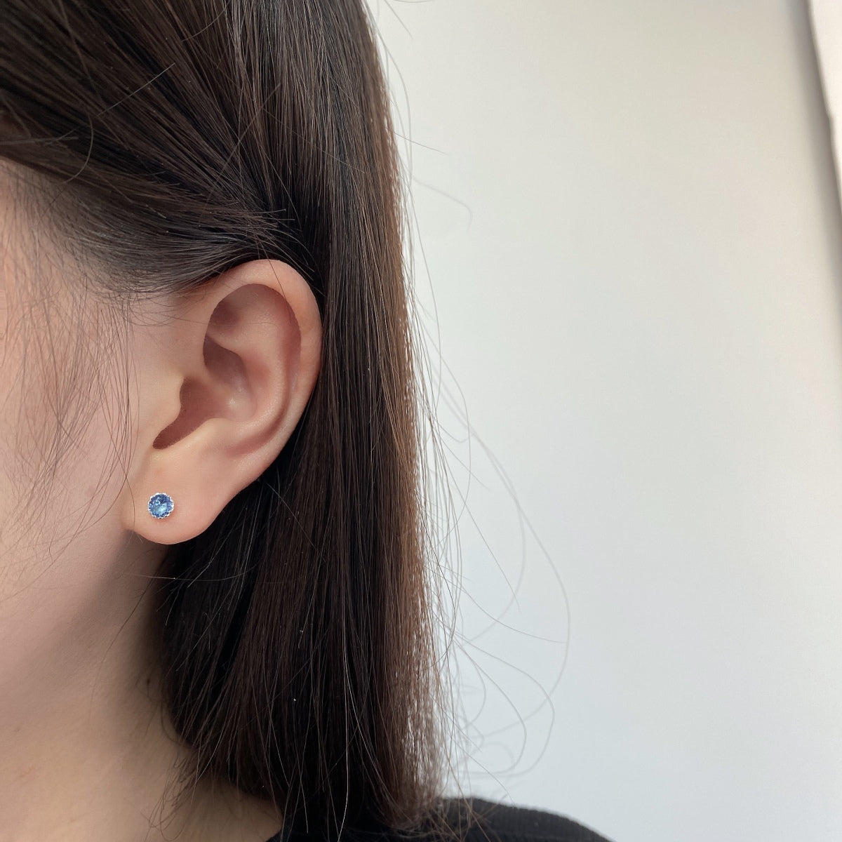 [Love More]Sparkling Colorful Round Shape Earrings
