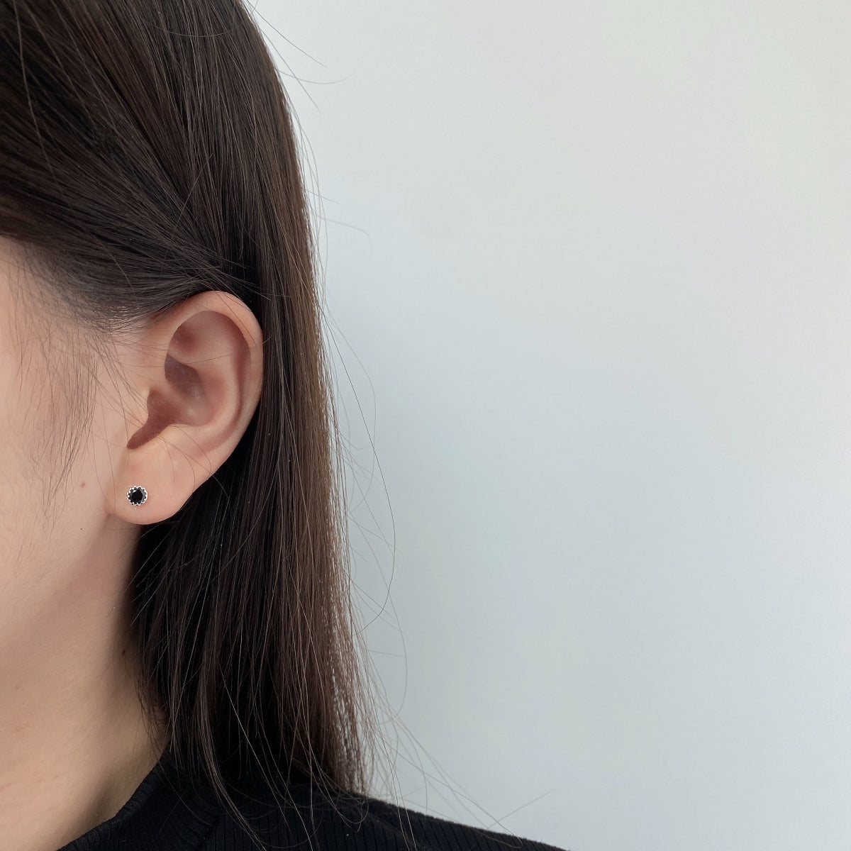 [Love More]Sparkling Colorful Round Shape Earrings