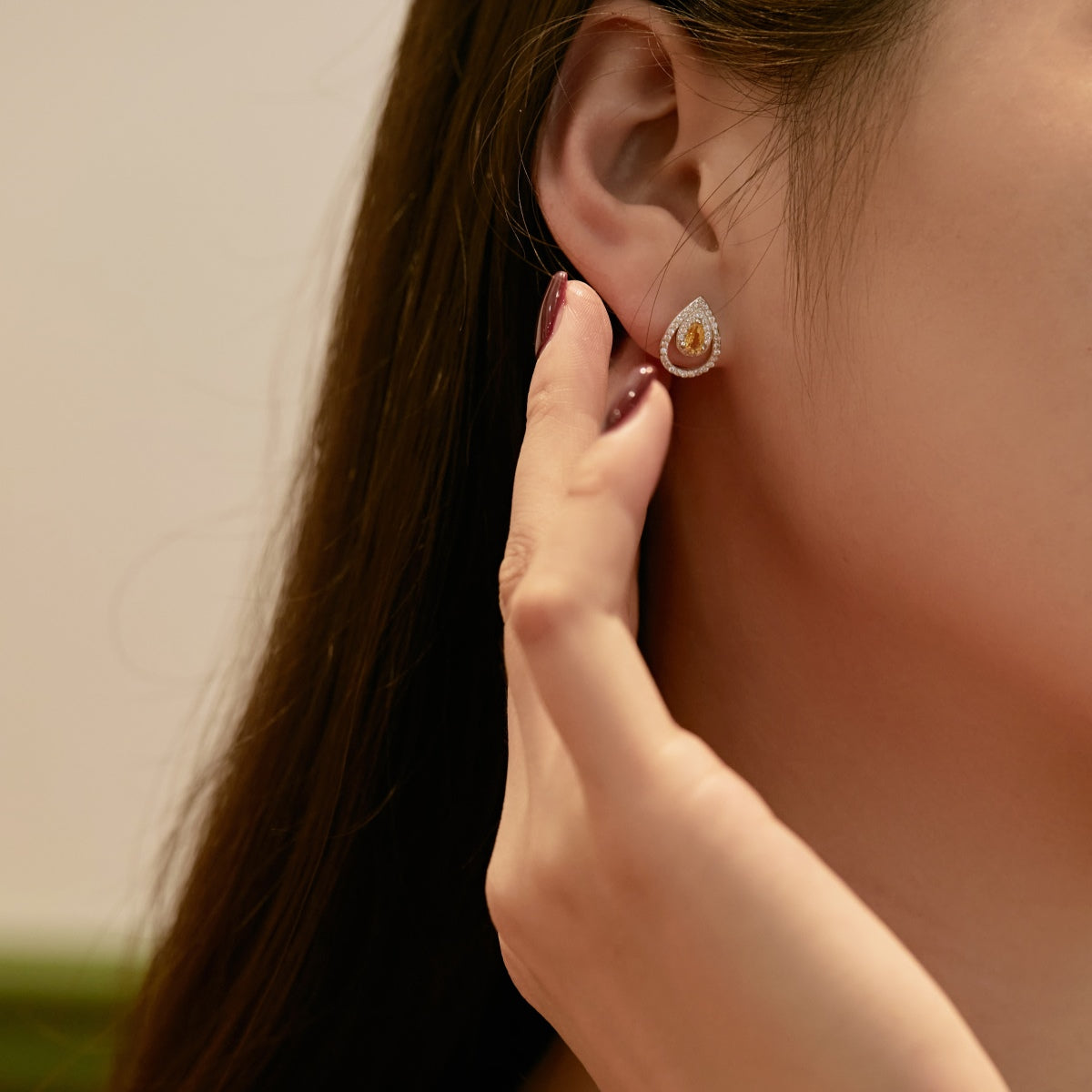 [Love More]Sparkling Delicate Water Drop Shape Daily Earrings
