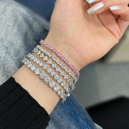 [Love More]0.5 Carat Ornate Princess Cut Daily Bracelet