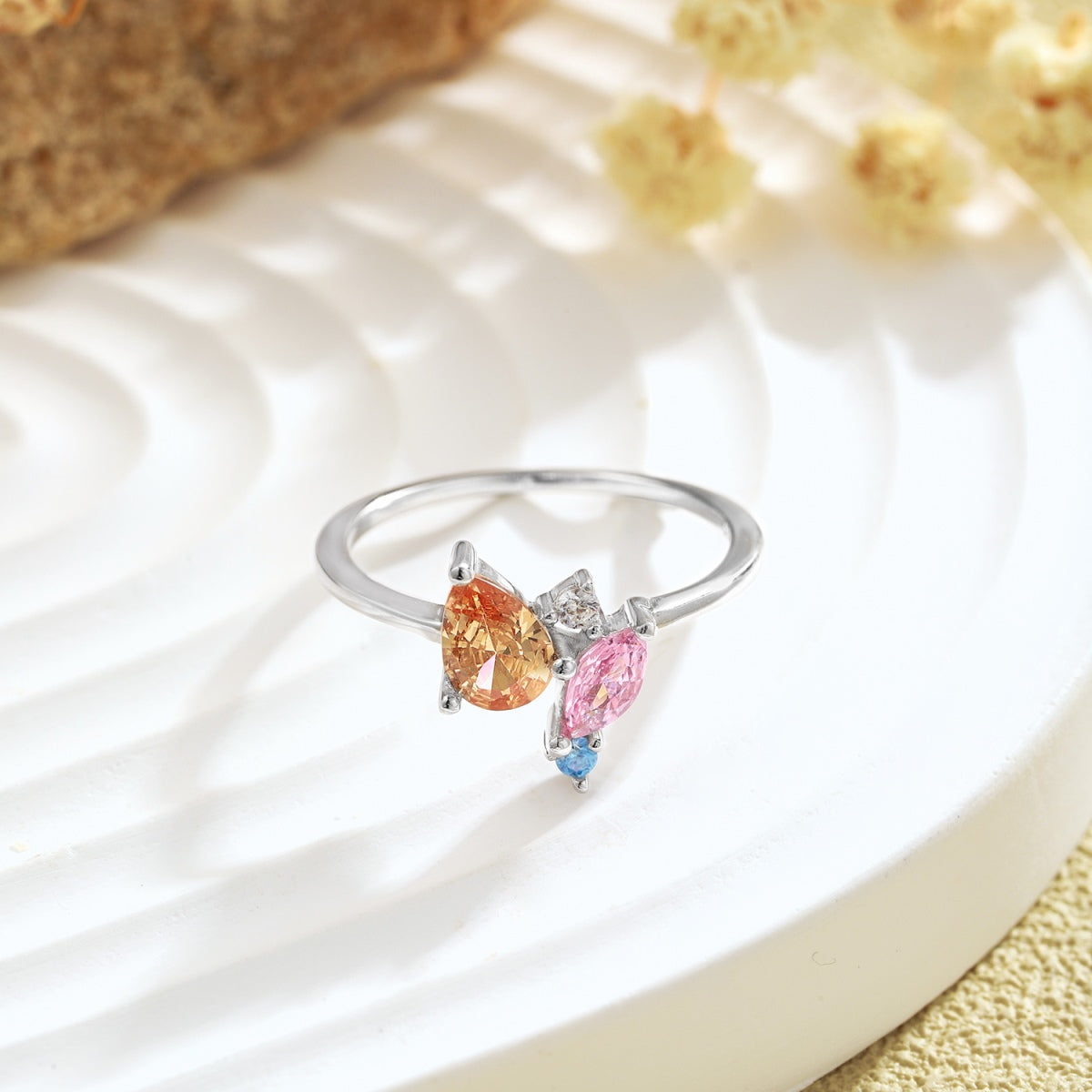[Love More]Radiant Colorful Multi Cut Daily Ring