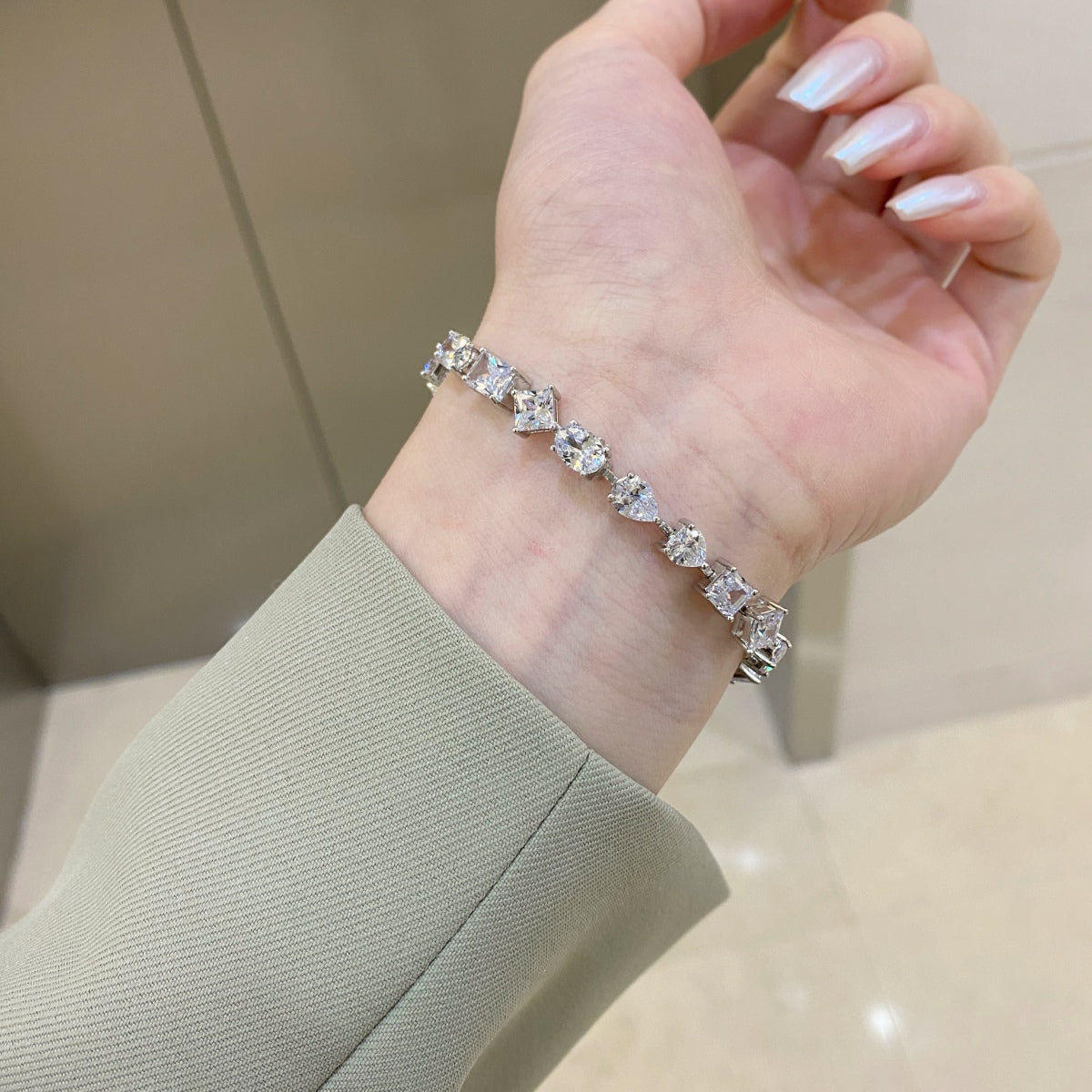 [Love More]Unique Exquisite Multi Cut Daily Bracelet