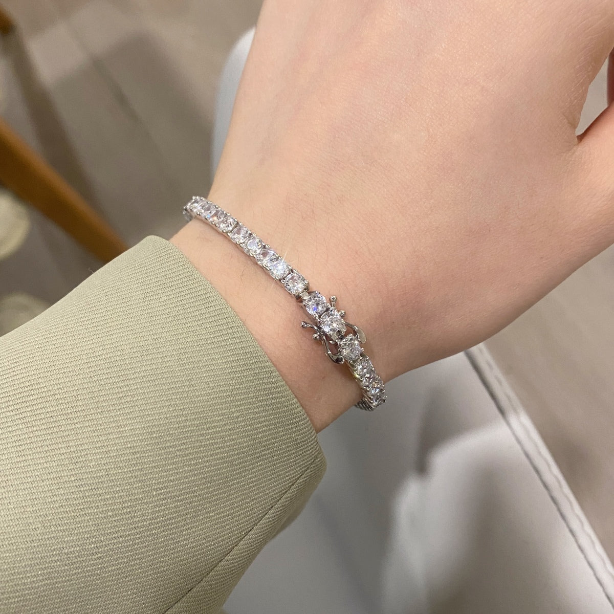 [Love More]Luxurious Ornate Round Cut Tennis Bracelet