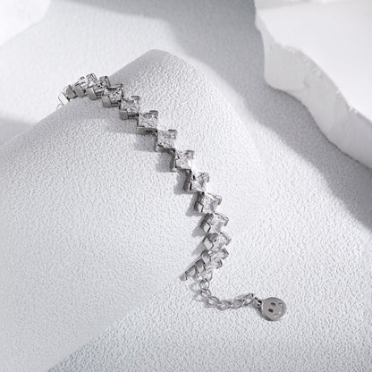 [Love More]0.5 Carat Ornate Princess Cut Daily Bracelet