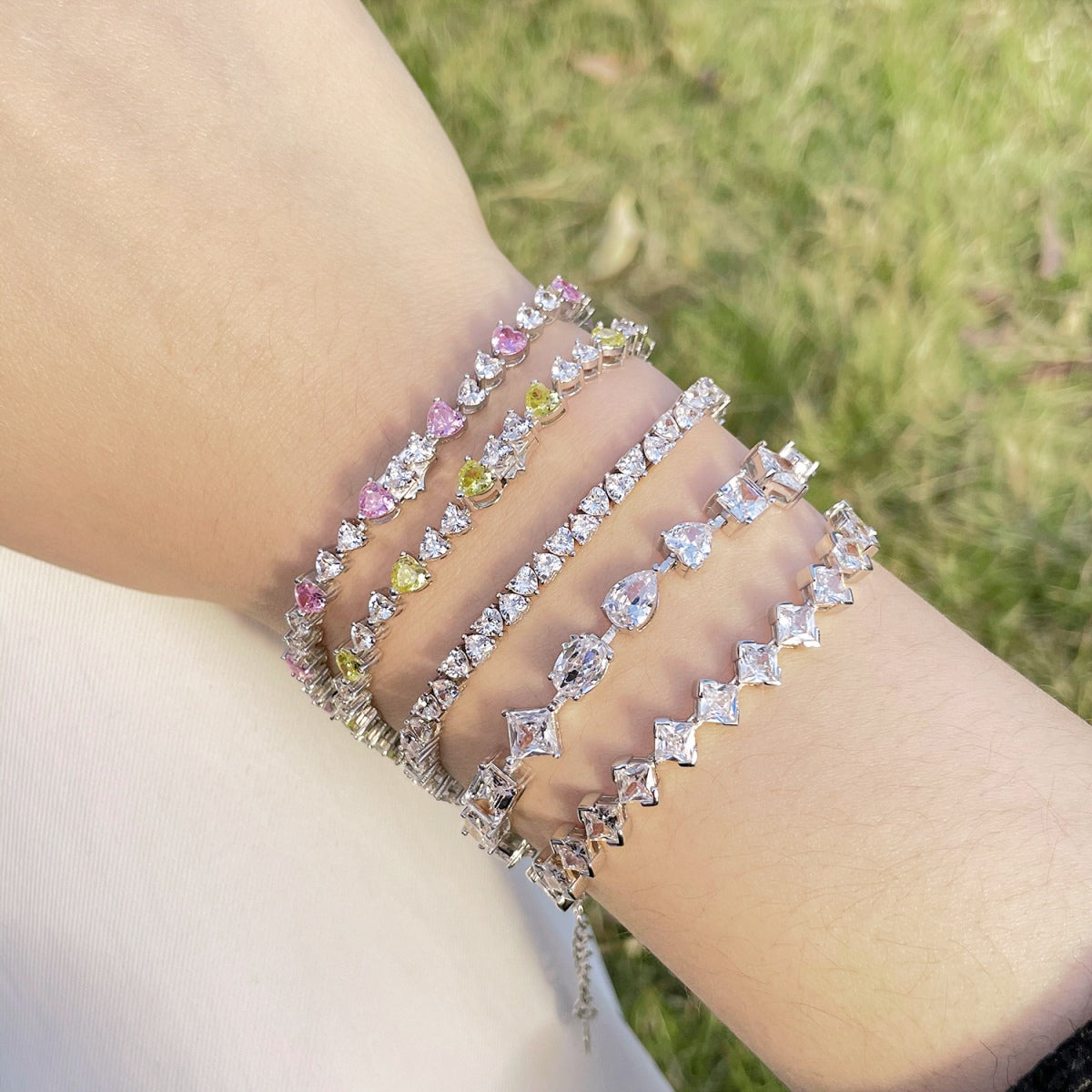 [Love More]0.5 Carat Ornate Princess Cut Daily Bracelet