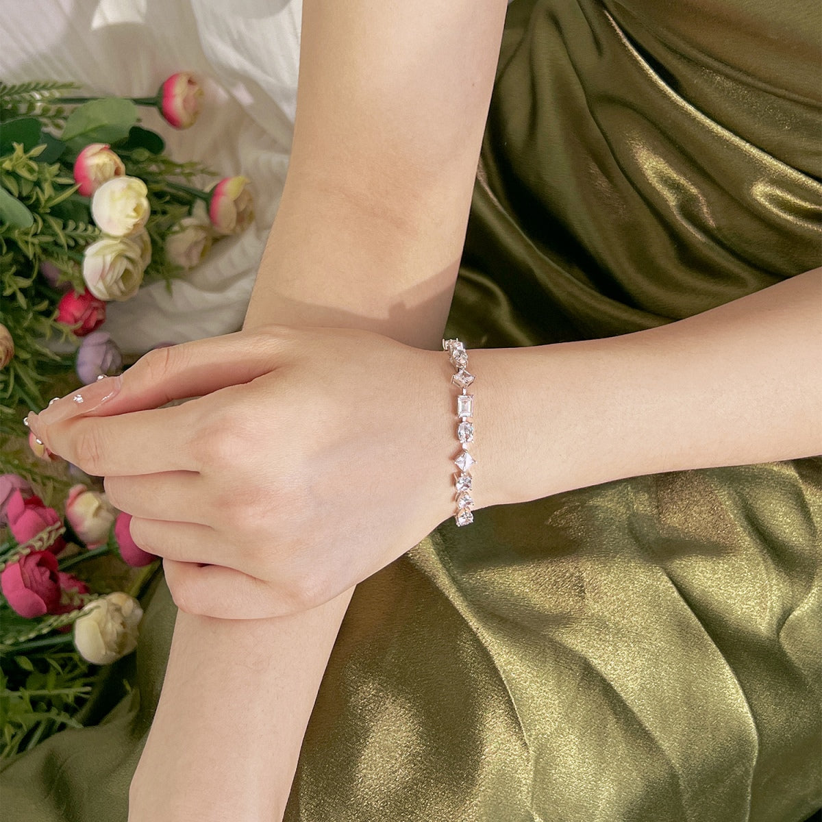[Love More]Unique Exquisite Multi Cut Daily Bracelet