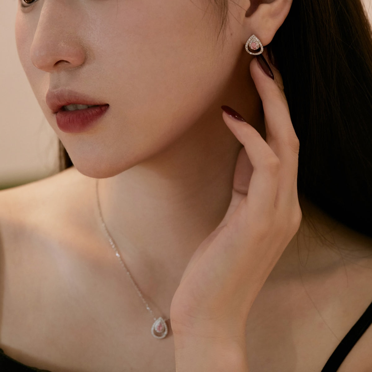 [Love More]Sparkling Delicate Water Drop Shape Daily Earrings