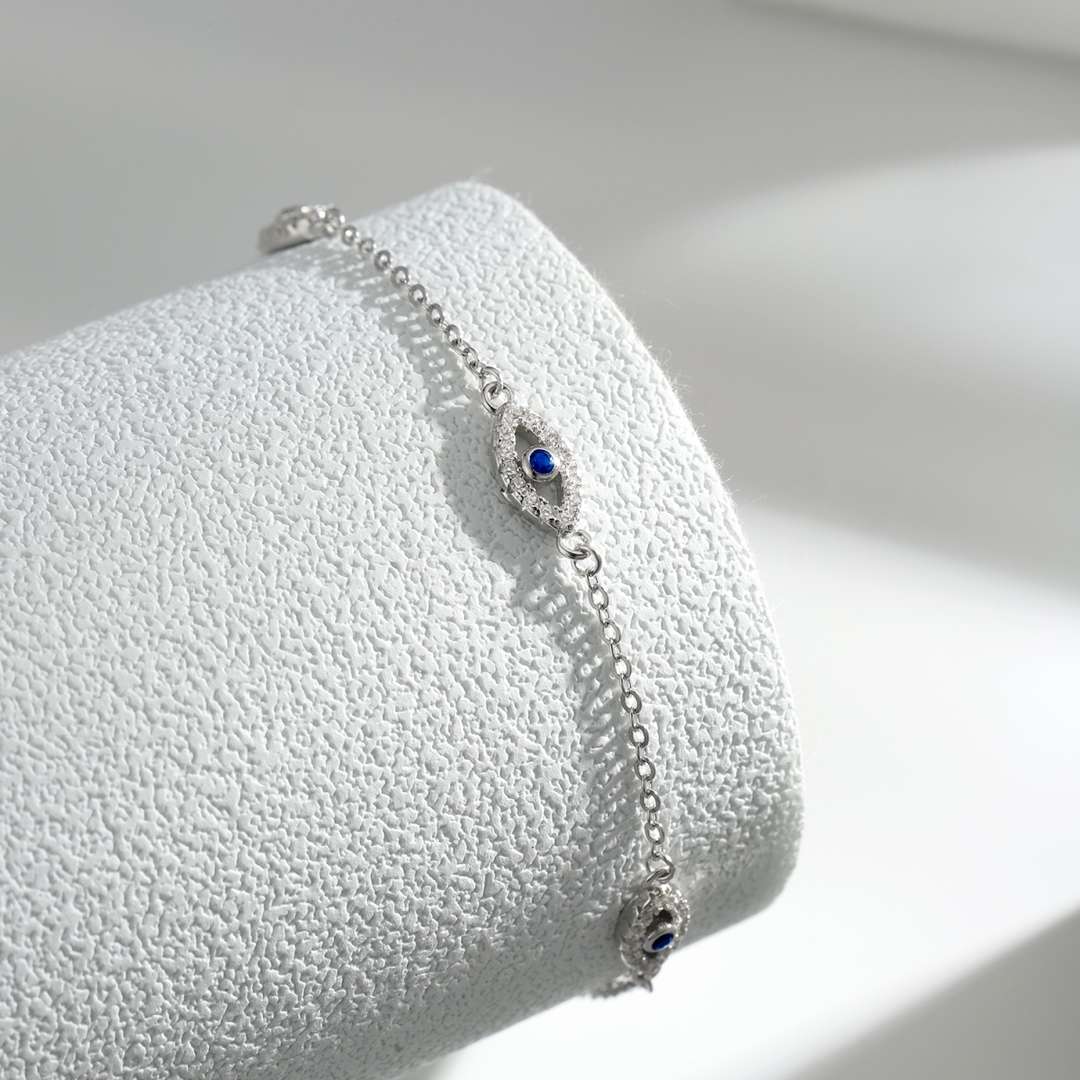 [Love More]Evil Eye Shape Pendent Necklace