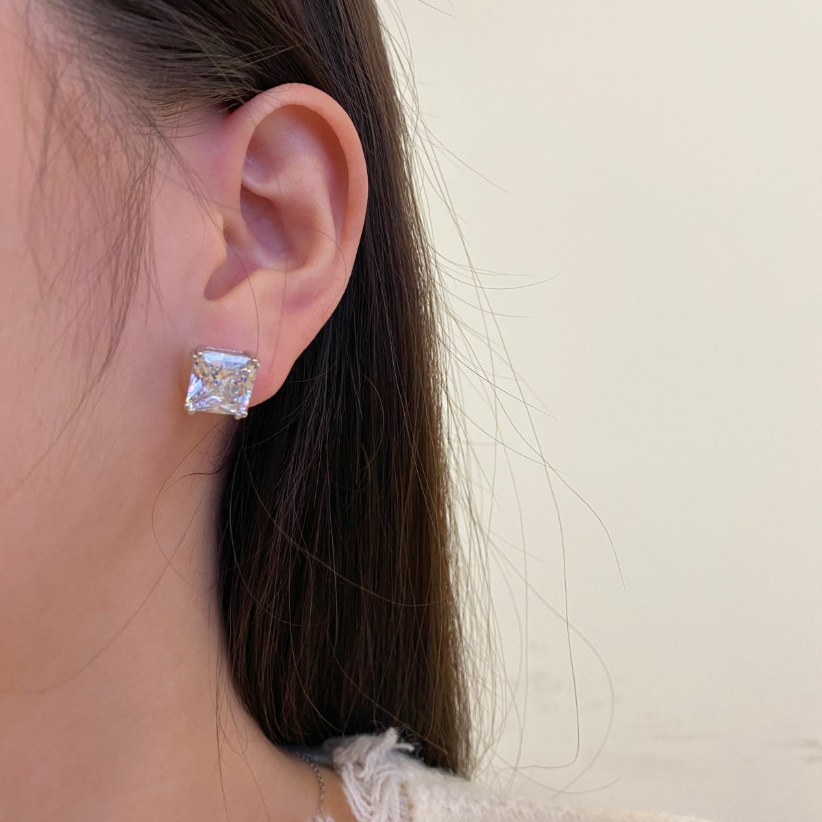 [Love More]Delicate Square Shape Earrings