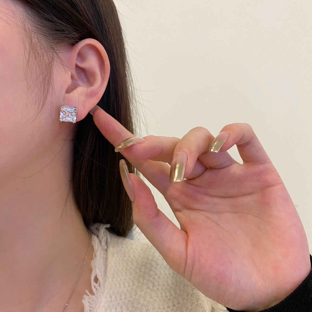 [Love More]Delicate Square Shape Earrings