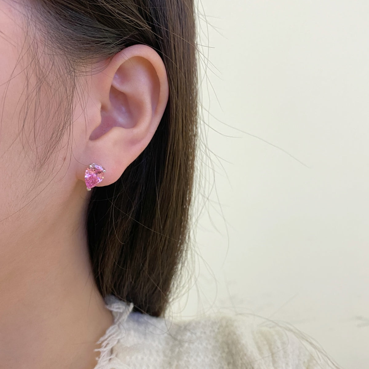 [Love More]Ornate Water Drop Shape Earrings