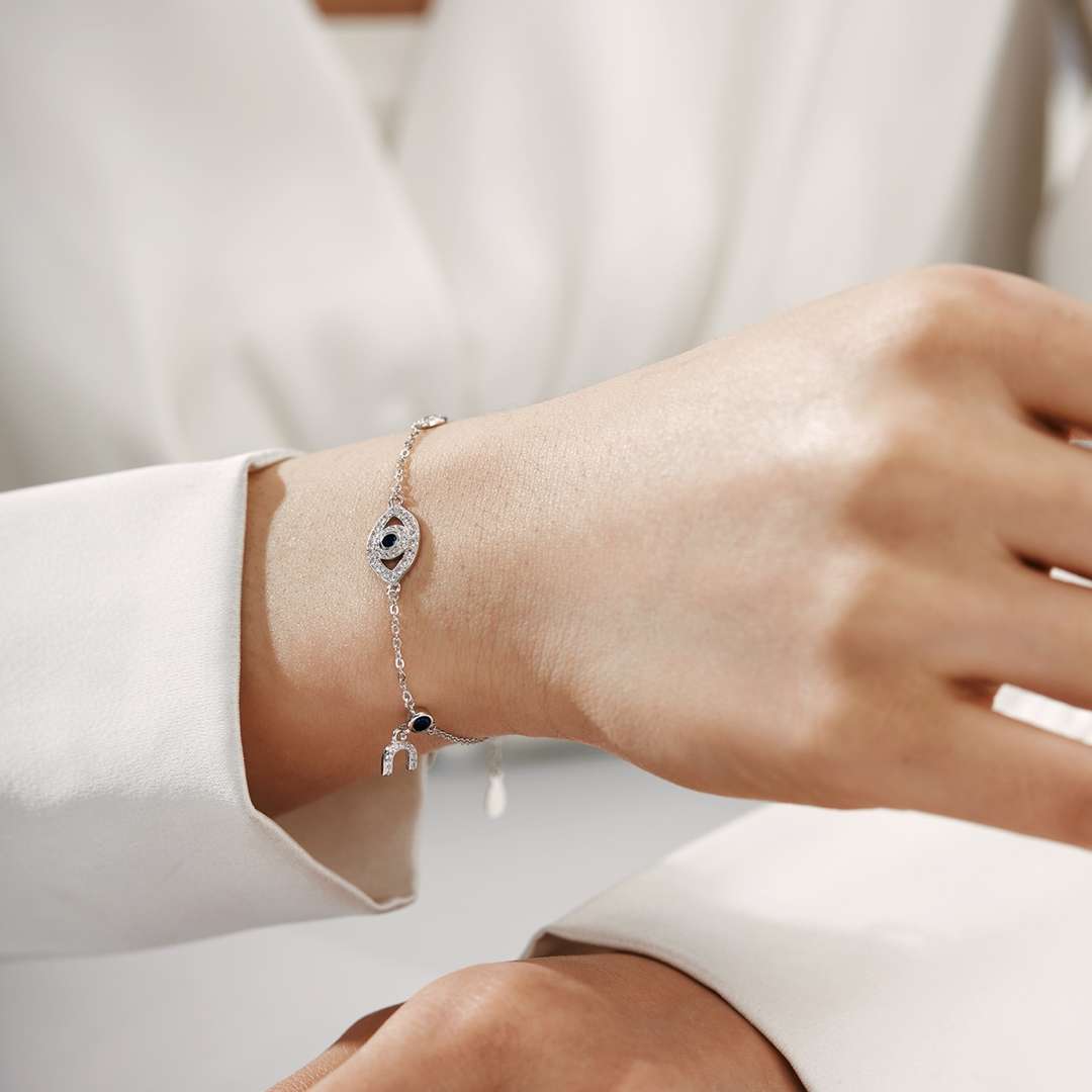 [Love More]Dainty Eye Shape Necklace