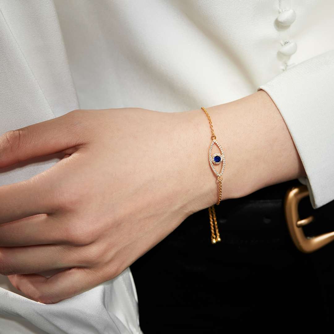 [Love More]Devil's Eye Hollow Design Bracelet