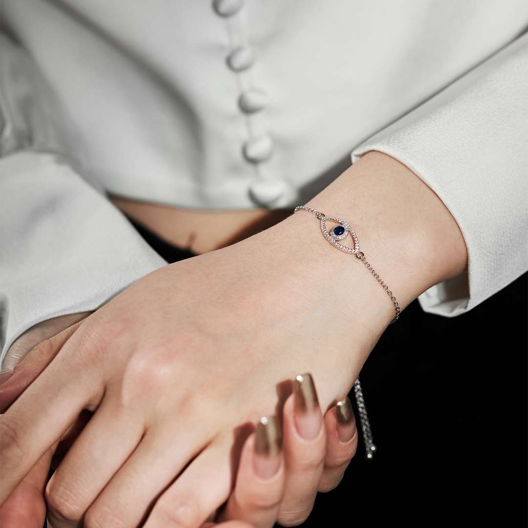 [Love More]Devil's Eye Hollow Design Bracelet