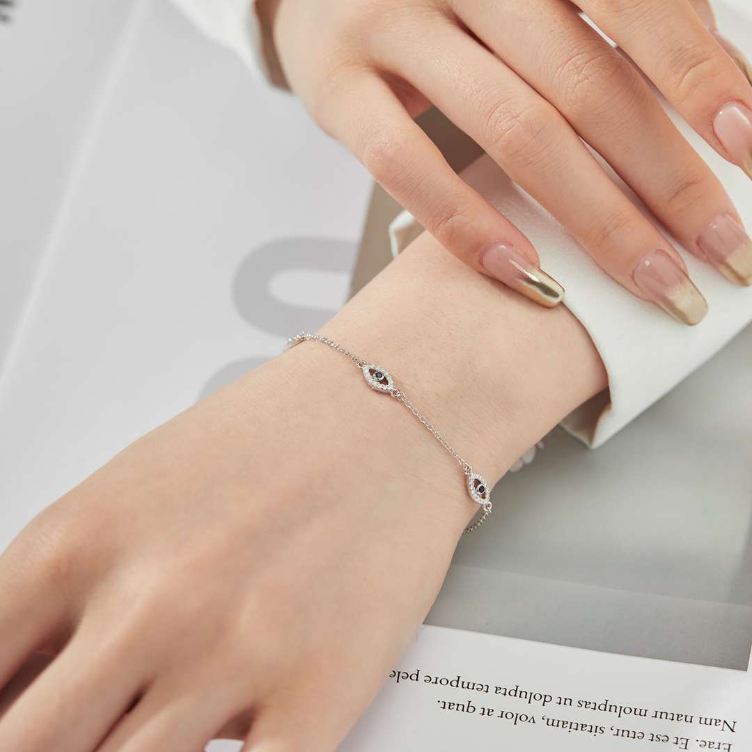 [Love More]Evil Eye Shape Pendent Necklace
