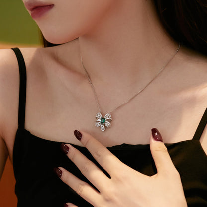 [Love More]Luxurious Flower Shape Emerald Cut Necklace