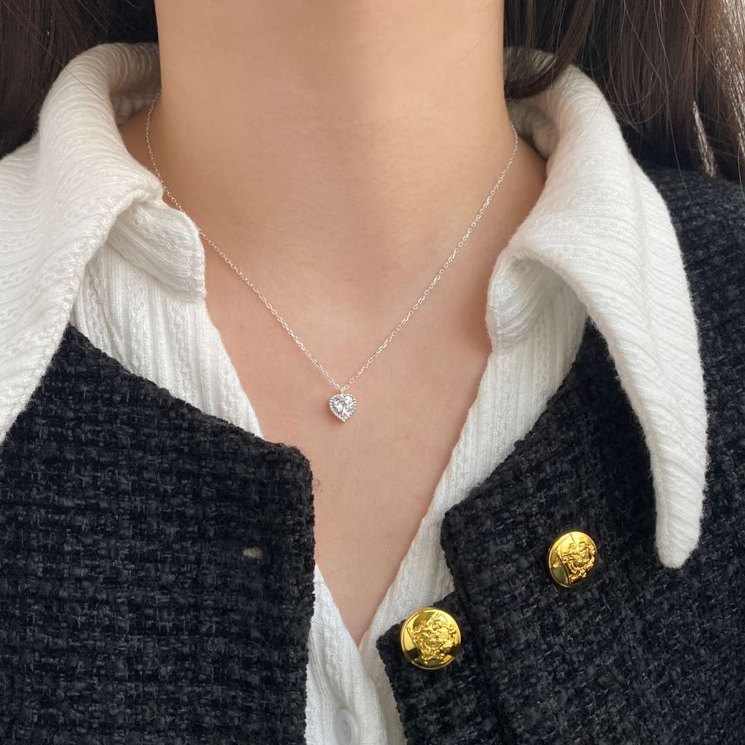 [Love More]Ornate Heart Shape Necklace