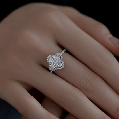 [Love More]Luxurious Eternity Flower Shape Banquet Ring
