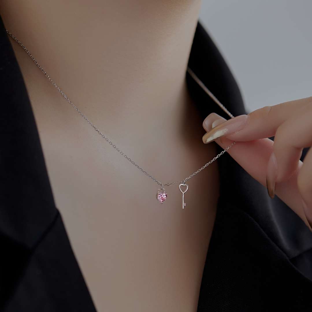 [Love More]Unique Heart Shape Key Pendent Necklace