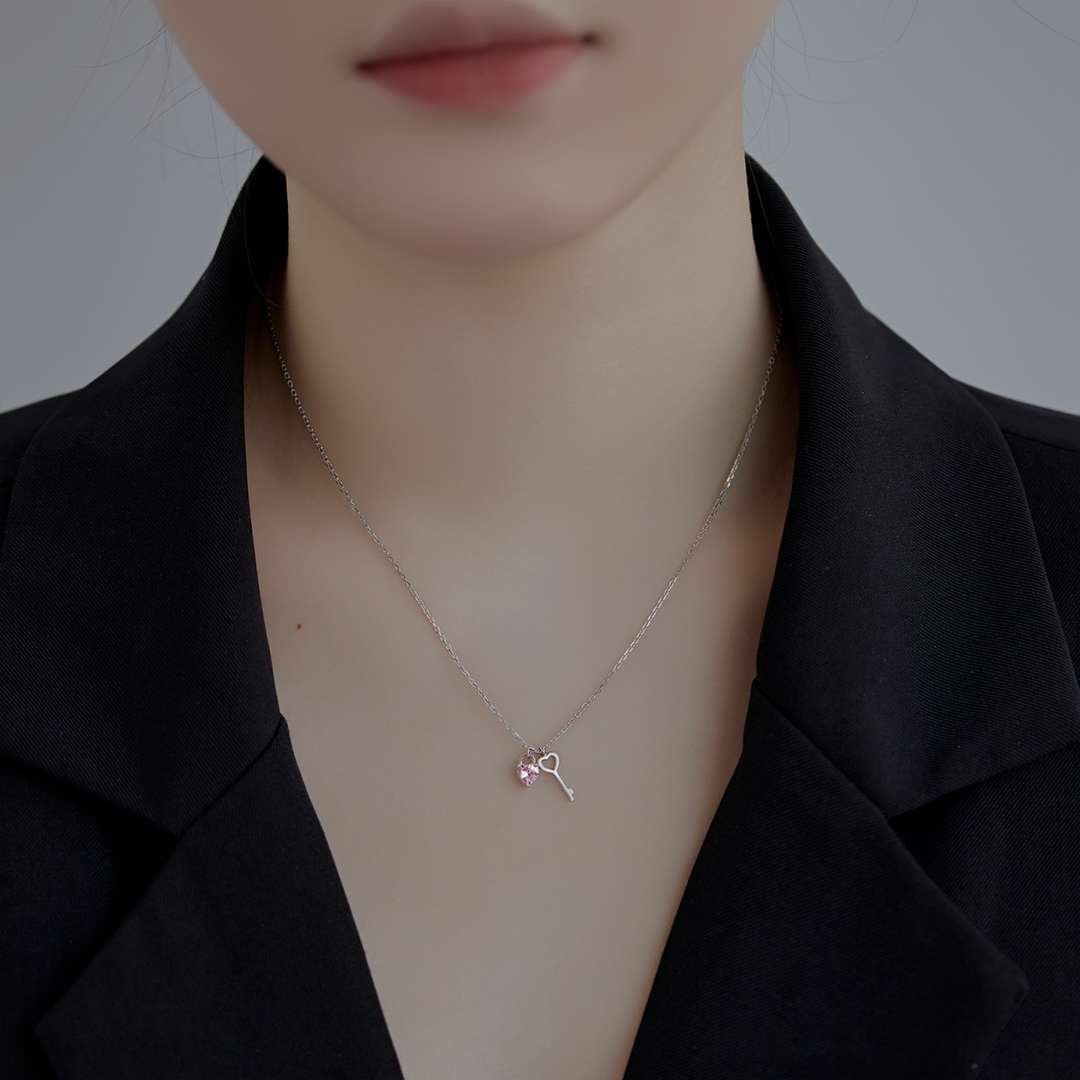 [Love More]Unique Heart Shape Key Pendent Necklace