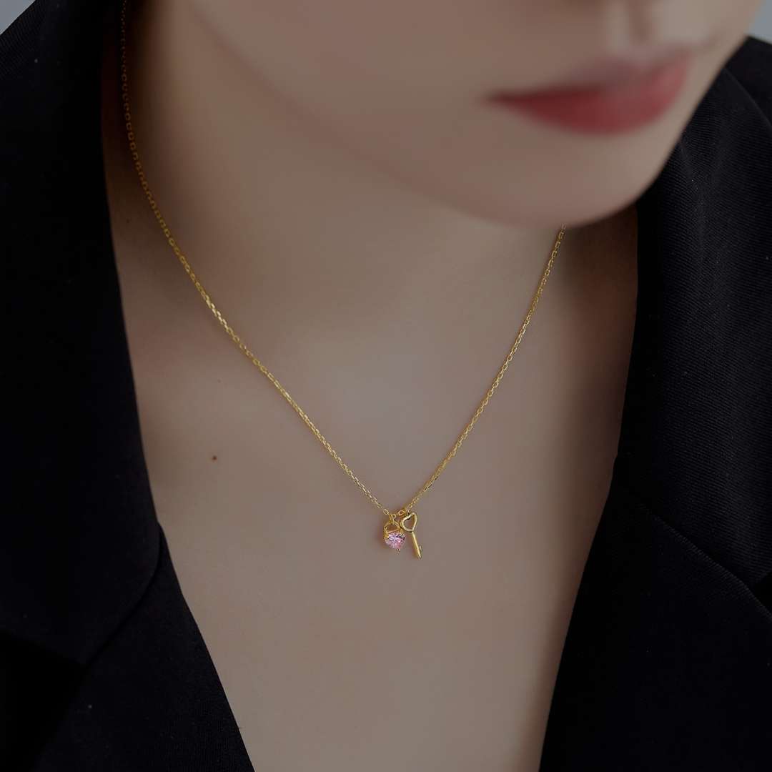 [Love More]Unique Heart Shape Key Pendent Necklace