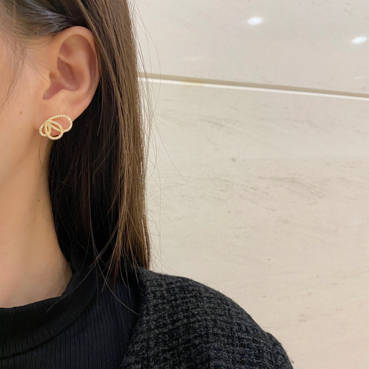 [Love More]Exquisite Butterfly Shape Earrings