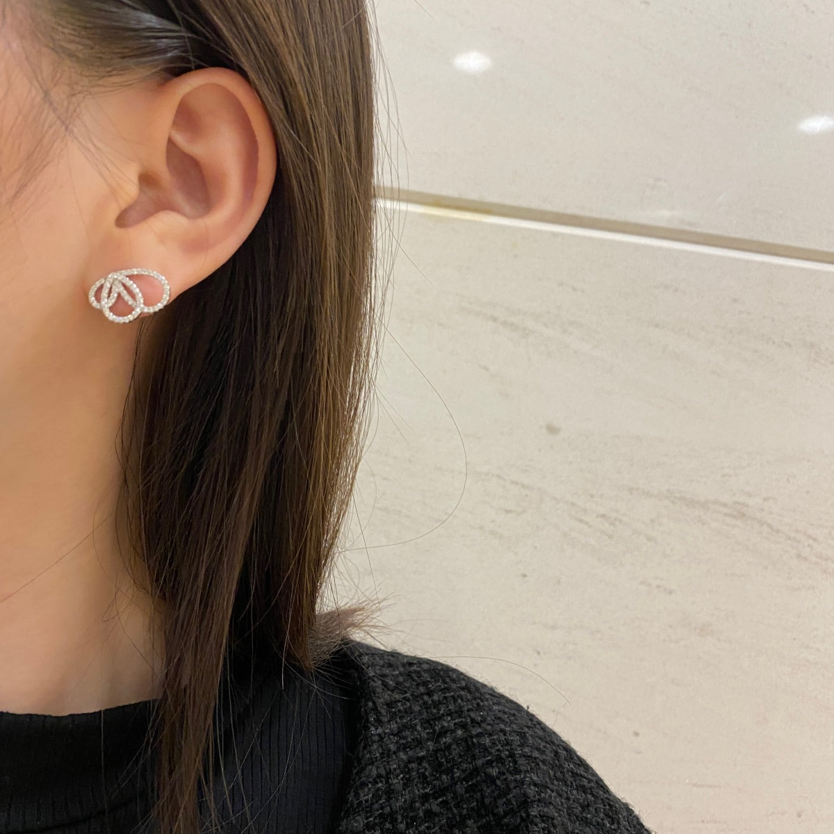 [Love More]Exquisite Butterfly Shape Earrings