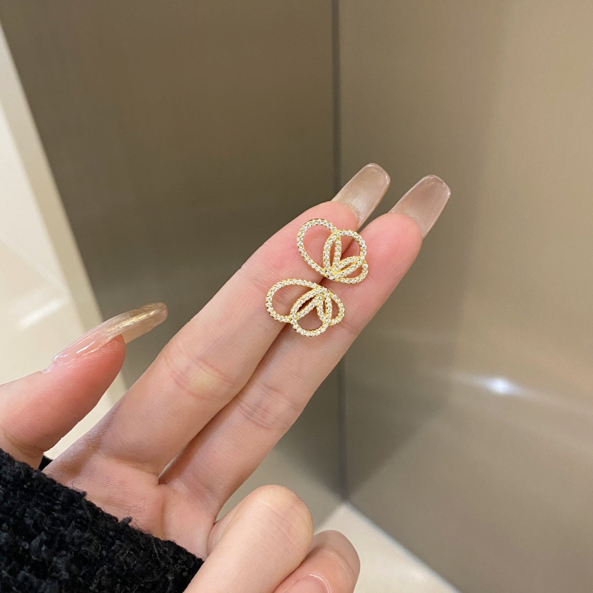 [Love More]Exquisite Butterfly Shape Earrings