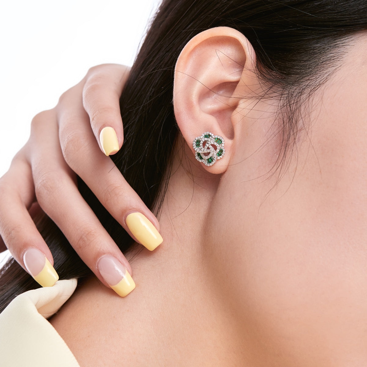 [Love More]Exquisite Flower Shape Daily Earrings
