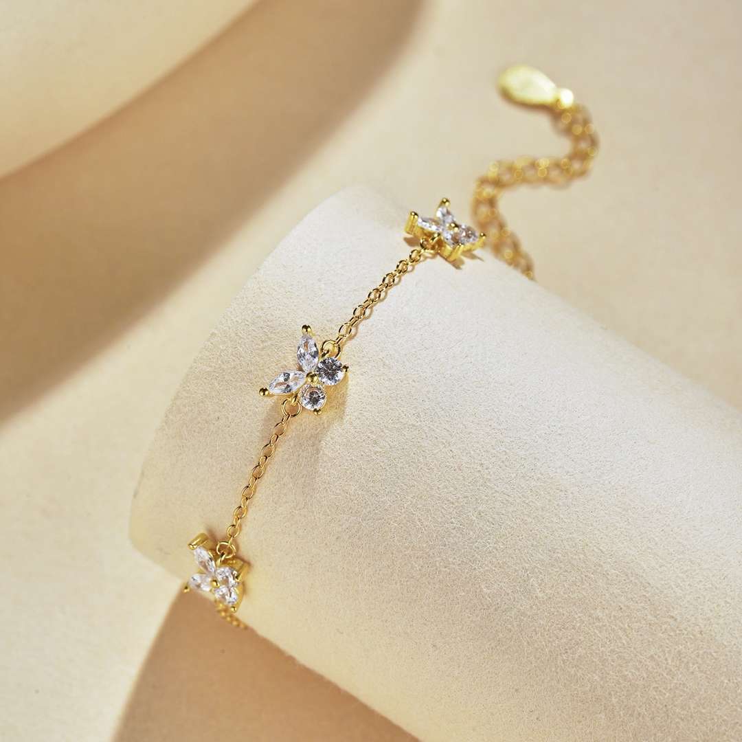 [Love More]Radiant Butterfly Shape Necklace