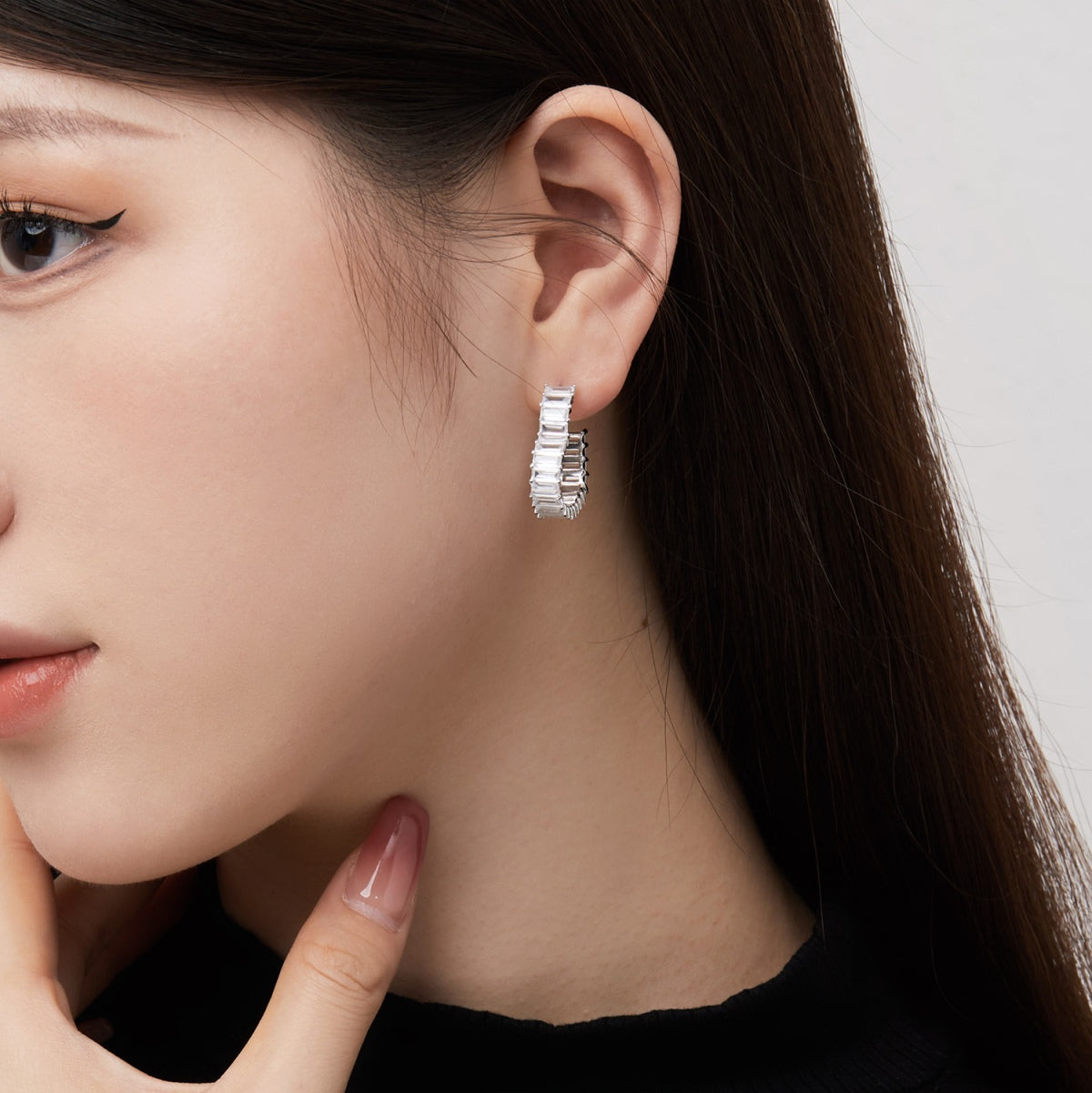 [Love More]Radiant Heart Cutout Earrings