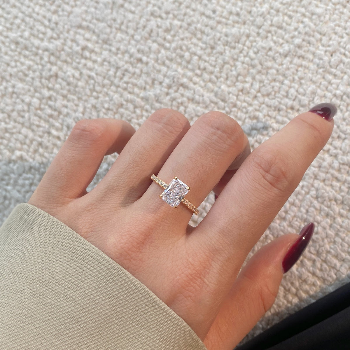 [Love More]2.0 Carat Dazzling Sparkling Radiant Cut Party Ring