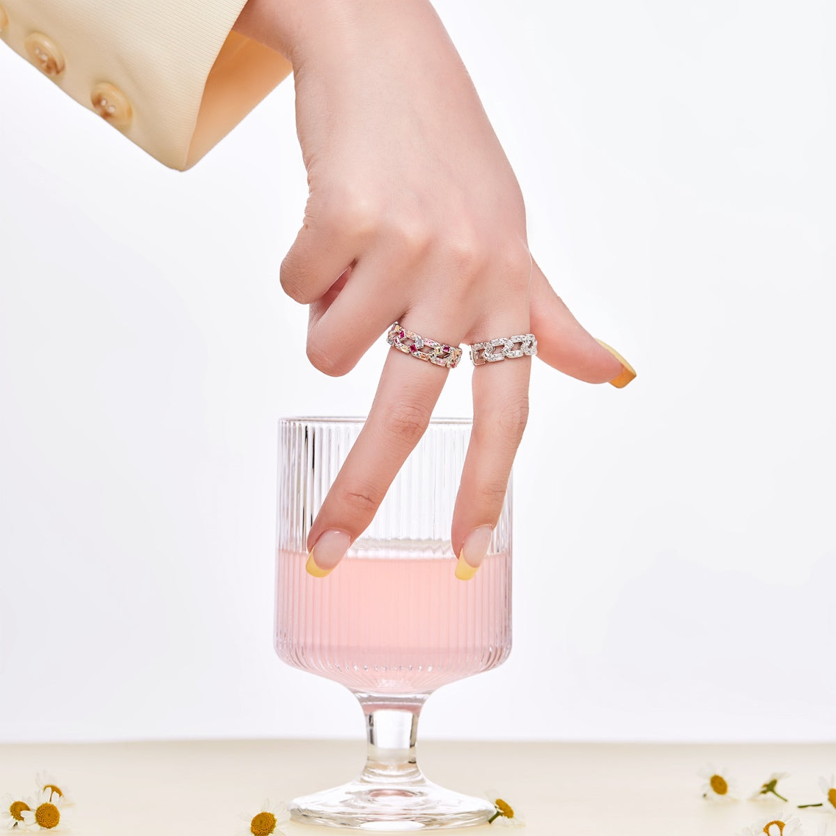 [Love More]Sparkling Vibrant Emerald Cut Daily Ring