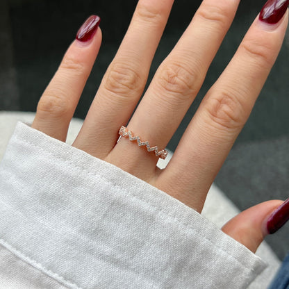 [Love More]Delicate Enchanting Wave Shape Daily Ring