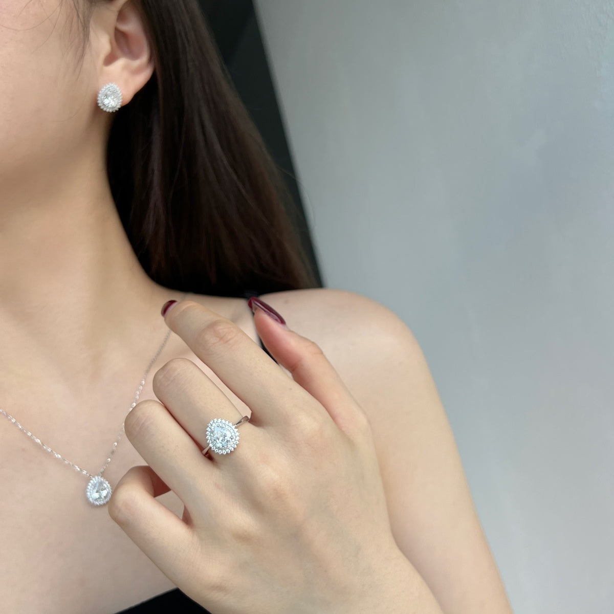 [Love More]Delicate Gorgeous Pear Cut Daily Earrings