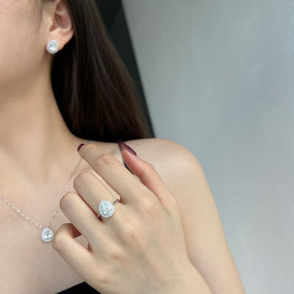 [Love More]Delicate Gorgeous Pear Cut Daily Earrings
