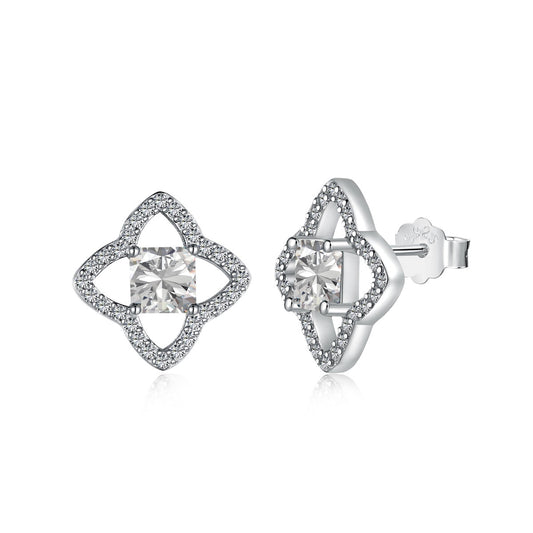 [Love More]Elegant Star Shape Princess Cut Daily Earrings