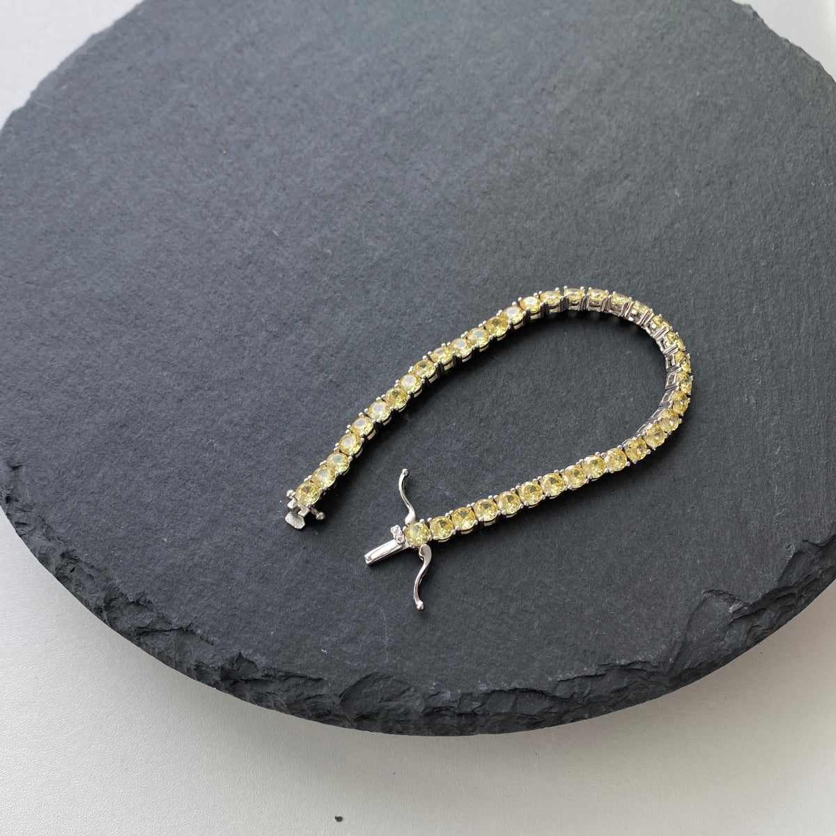 [Love More]Ornate Dazzling Round Cut Tennis Bracelet