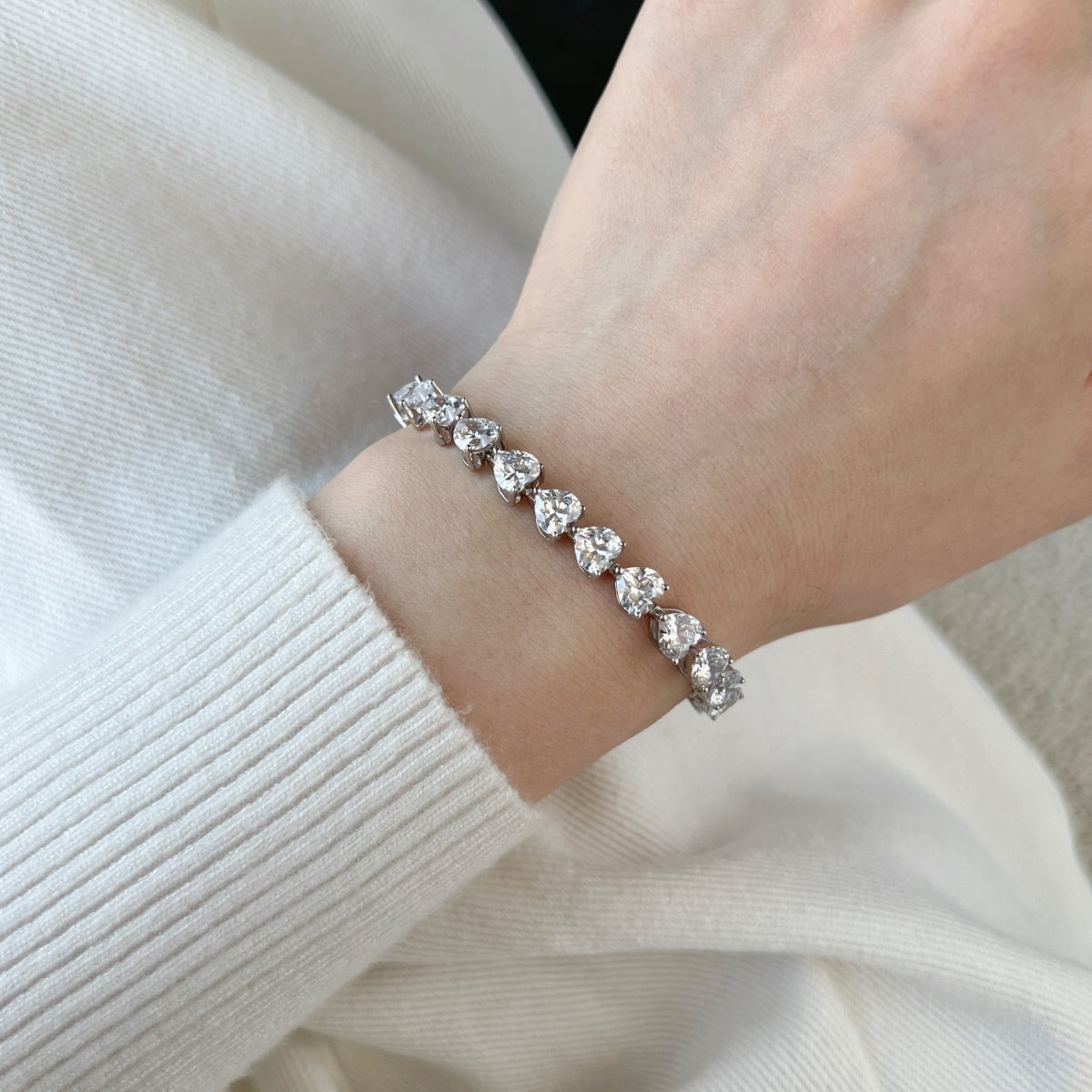 [Love More]0.75 Carat Elegant Romantic Heart Shape Lover Bracelet