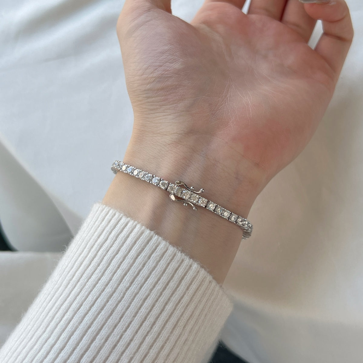 [Love More]Dainty Charming Round Cut Tennis Bracelet