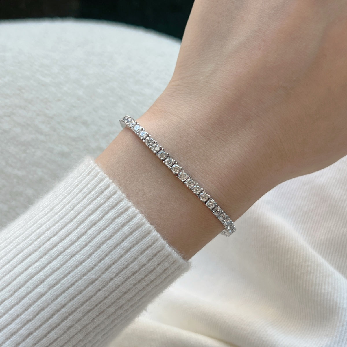 [Love More]Dainty Charming Round Cut Tennis Bracelet