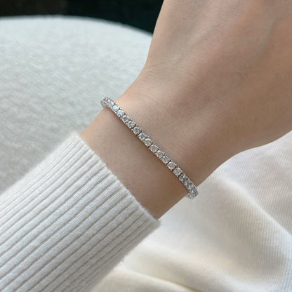 [Love More]Dainty Charming Round Cut Tennis Bracelet