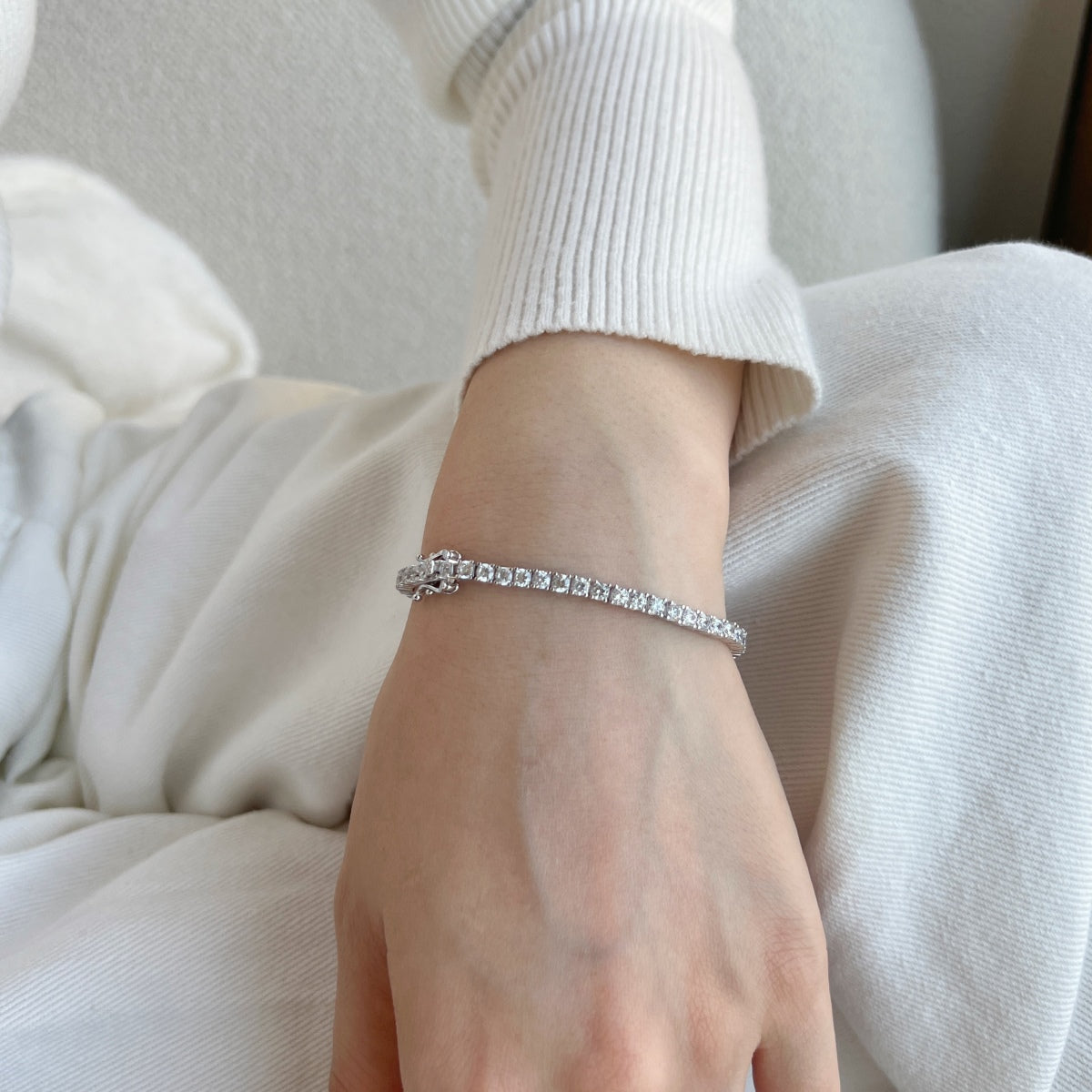 [Love More]Dainty Charming Round Cut Tennis Bracelet